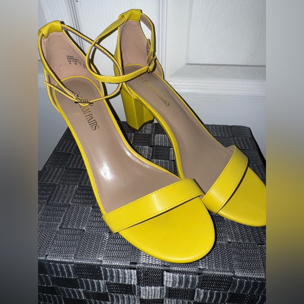 Dream Paris Yellow Women's Heels